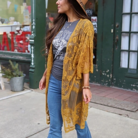 Western Lace Kimono Duster - Picture 2 of 4